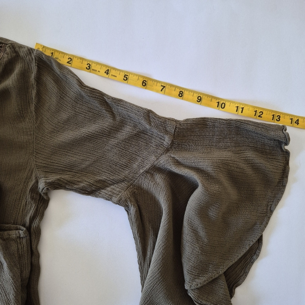 Bobeau Blouse Womens Medium Olive Green with Flared Sleeves Boho Cottagecore - Picture 7 of 8